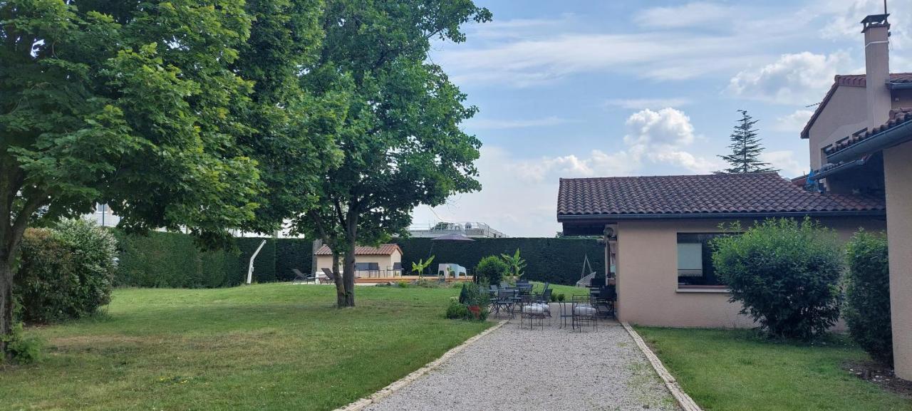Hotel Etesia Feurs Exterior foto
